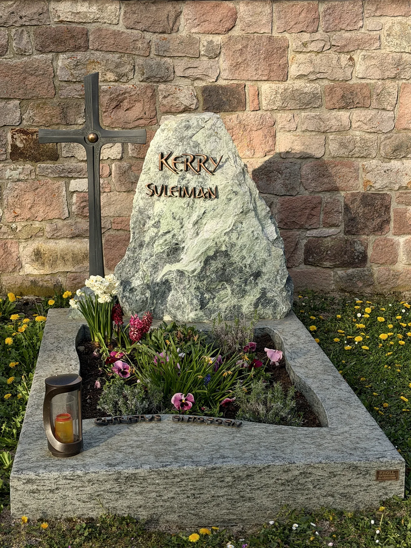 Kerry Suleiman Neu TG Fels Kreuz massiv Spruch 11